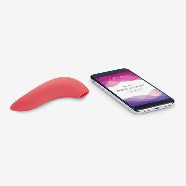 Deepthroating dildo video